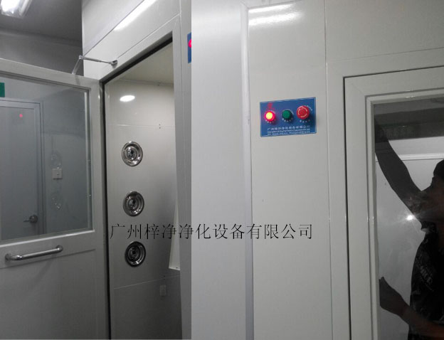 單人風(fēng)淋間現(xiàn)場(chǎng)安裝 單人風(fēng)淋間現(xiàn)場(chǎng)安裝