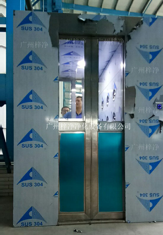 自動平移門風(fēng)淋間功能可選自動感應(yīng)、手動控制兩種。