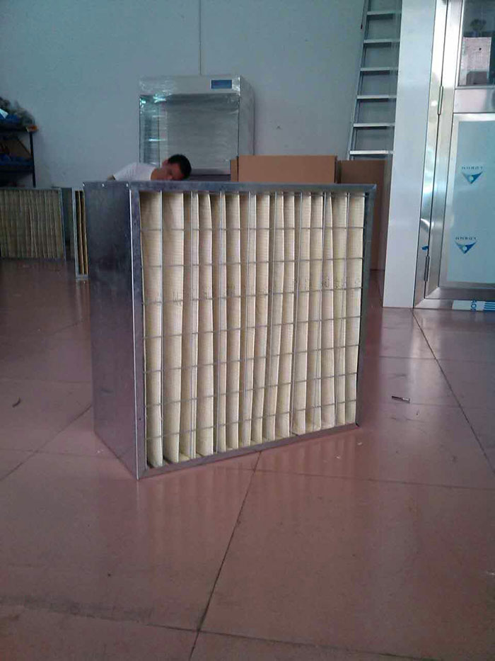 鳥(niǎo)籠式中效過(guò)濾器又稱為中效鳥(niǎo)籠式過(guò)濾器也叫箱式中效過(guò)濾器、組合式中效過(guò)濾器