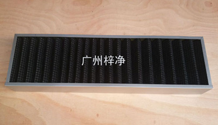 活性碳過濾器廣泛用于化學、制藥、食品、娛樂場所、需要凈化空氣的場所， 有害氣體如苯、甲醛、氨氣等的吸附脫除 溶劑的回收 ，采用活性炭氈比表面積大，吸附能力強，迅速處理各種有害氣體, 有效潔凈空氣對氣味的控制。