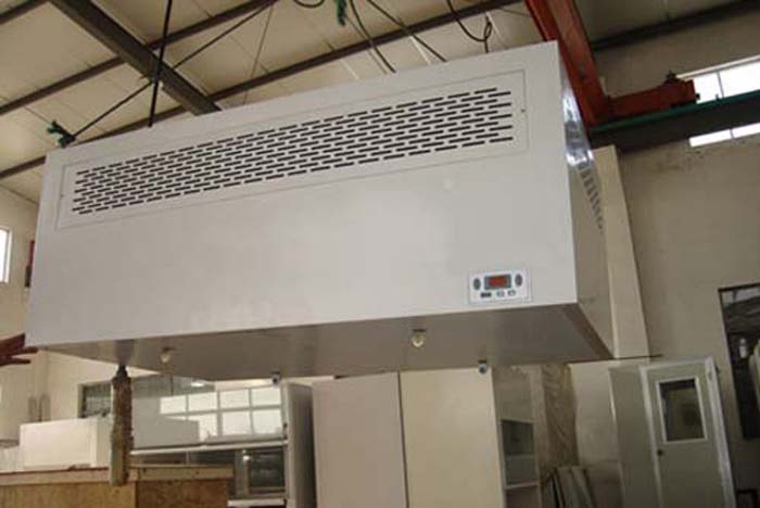 層流罩目前廣泛用于電子、生物、醫(yī)藥、食品、精密儀器等行業(yè)的無(wú)塵無(wú)菌操作環(huán)境，提供局部高潔凈度工作環(huán)境。