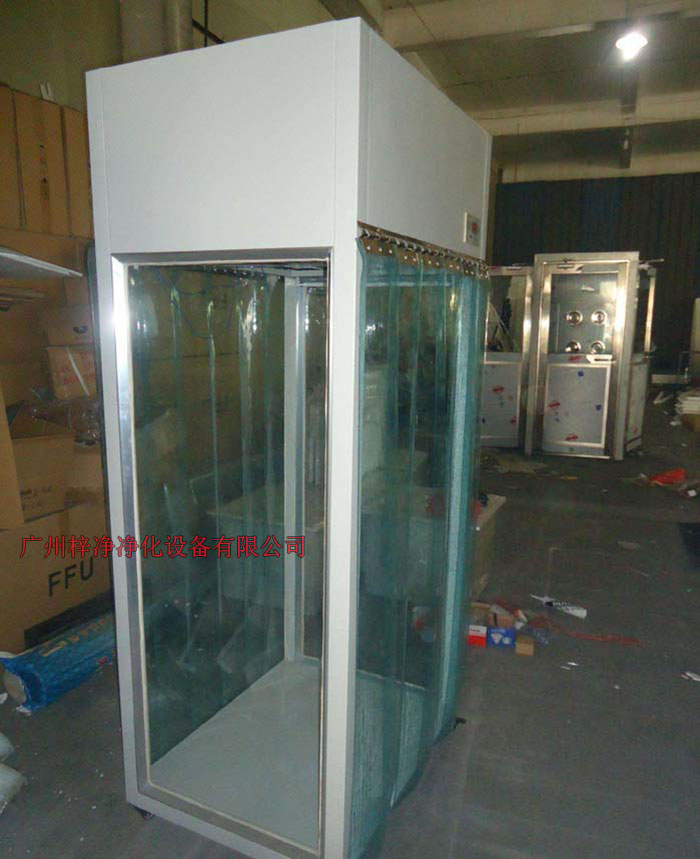 層流采樣車廣泛適用于醫(yī)藥、制劑、電子、精密儀器、儀表、食品等行業(yè)的特殊場(chǎng)合的原輔物料的采樣。