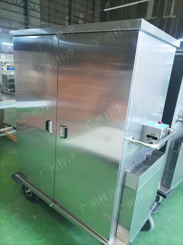 密閉式滅菌器械物品電動(dòng)轉(zhuǎn)運(yùn)車采用304拉絲不銹鋼板面板厚度：≥1.2mm,表面作拉絲亞光處理。