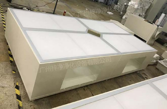 潔凈層流送風(fēng)天花等級分別為百級層流送風(fēng)天花、千級層流送風(fēng)天花、萬級層流送風(fēng)天花等等。