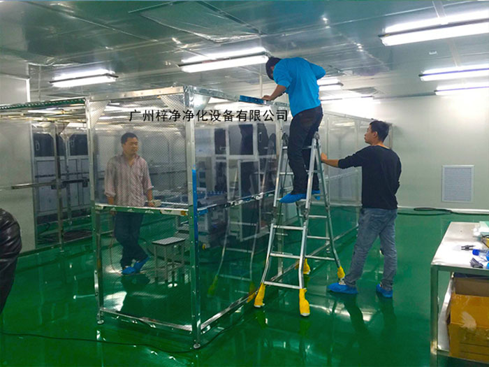 定期檢查潔凈棚內(nèi)的設(shè)備，如凈化空調(diào)系統(tǒng)、FFU風(fēng)機(jī)過濾單元、空氣過濾器系統(tǒng)等，確保其正常運行。