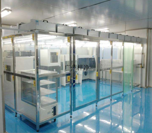 百級潔凈棚的設(shè)計應(yīng)嚴(yán)格遵循潔凈度標(biāo)準(zhǔn)